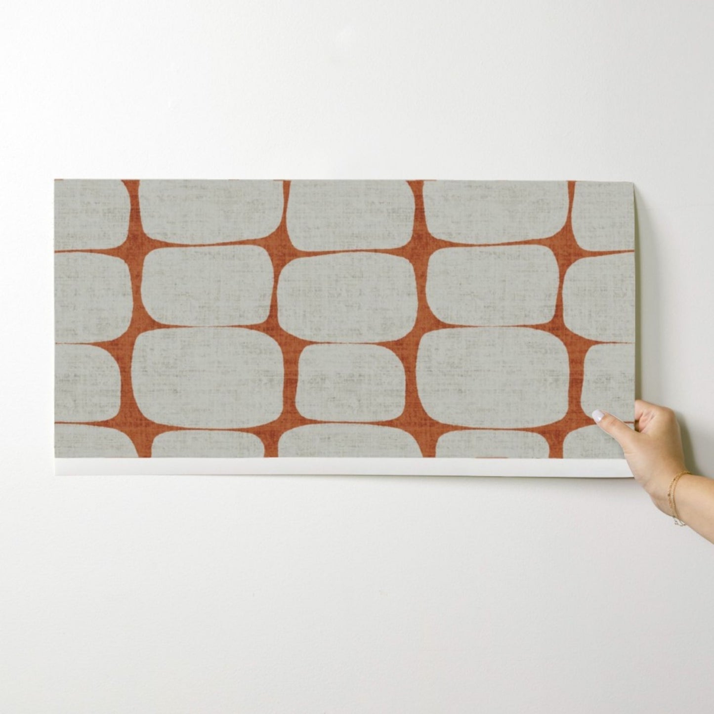 Retro Geometric Wallpaper: Mid-Century Modern Abstract Stripe Design in Multiple Colours