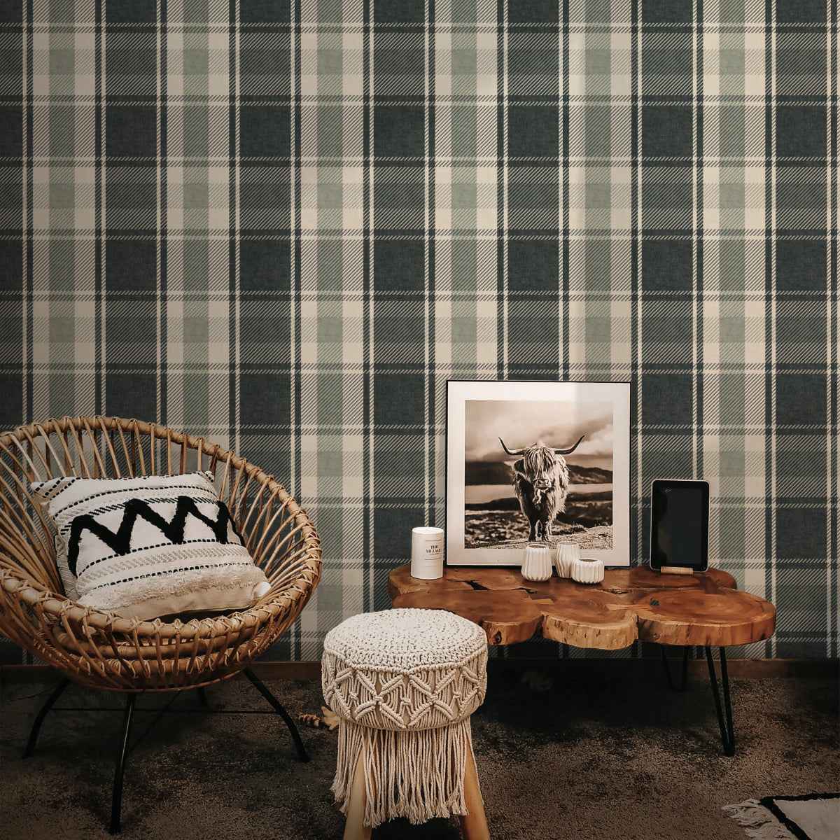 Rustic Plaid Wallpaper: Geometric Woven Check for Farmhouse Interiors